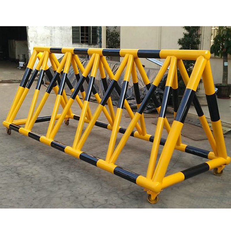 阻车器、拒马、路锥